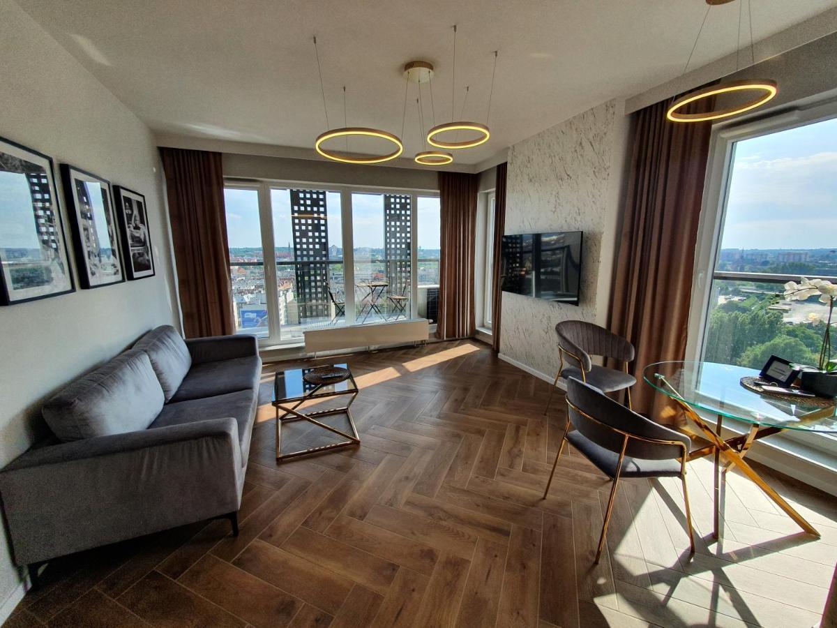 15 Pietro Sokolska 30 Towers Apartments - New - Lux - Parking - Sauna - Gym- And The Best View In カトヴィツェ エクステリア 写真