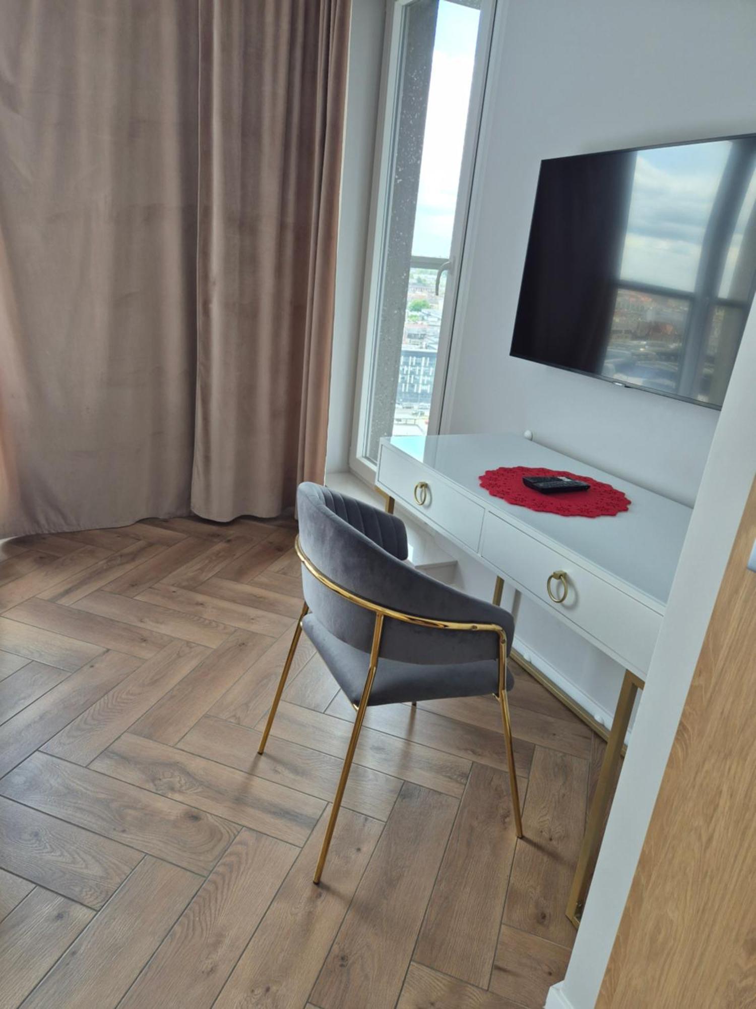 15 Pietro Sokolska 30 Towers Apartments - New - Lux - Parking - Sauna - Gym- And The Best View In カトヴィツェ エクステリア 写真