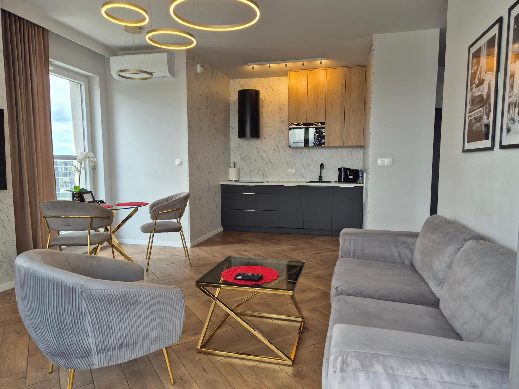 15 Pietro Sokolska 30 Towers Apartments - New - Lux - Parking - Sauna - Gym- And The Best View In カトヴィツェ エクステリア 写真
